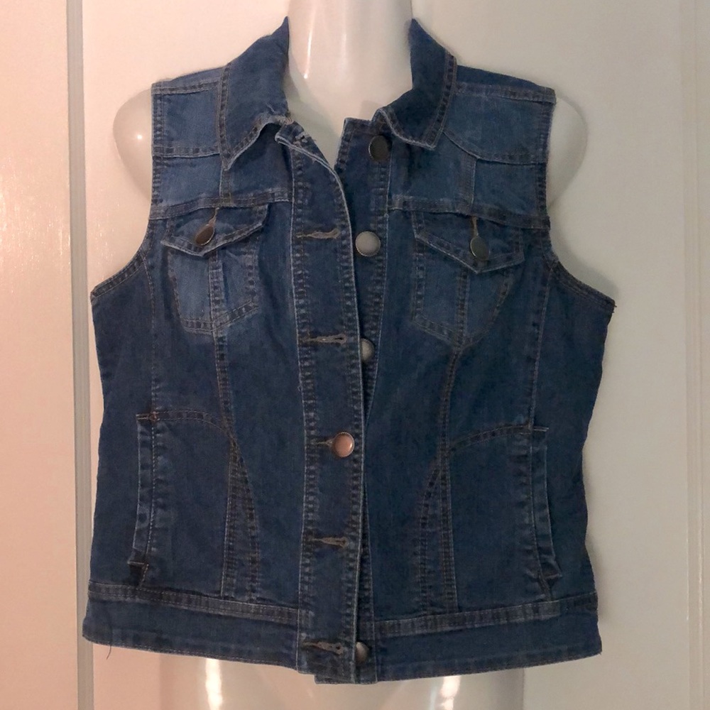 Denim vest size medium. Like new.